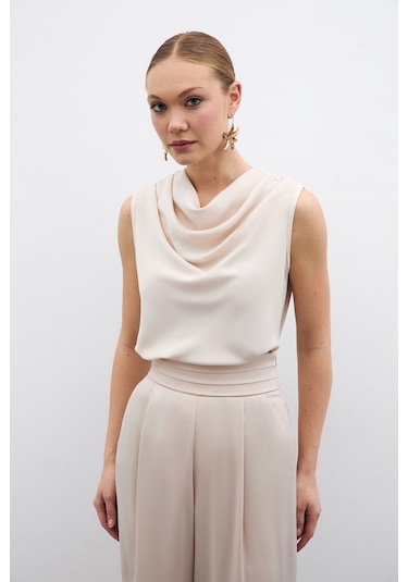 Sateen Degaje Yaka Kolsuz Bluz - Bej