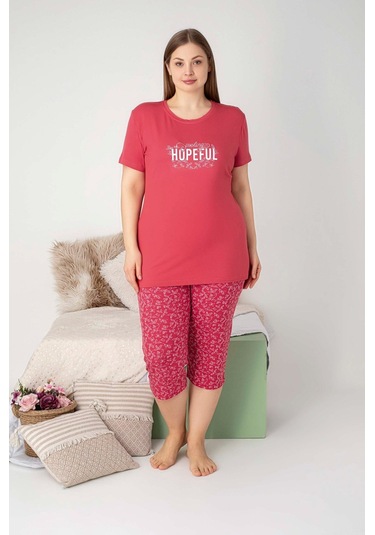 Kadın Bisiklet Yaka Düğmesiz Battal Kesim Viskon Kısa Kol Kapri Cepli Büyük Beden Pijama Takımı Nar Çiçeği Narçiçeği Kadın Bisiklet Yaka Düğmesiz Battal Kesim Viskon Kısa Kol Kapri Cepli Büyük Beden Pijama Takımı Nar Çiçeği Narçiçeği