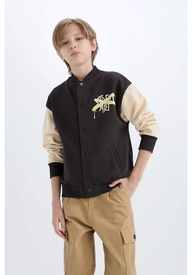 DeFacto Erkek Çocuk Kolej Yaka Sırt Baskılı Çıtçıt Kapamalı Bomber Hırka D7214A824CWAR150