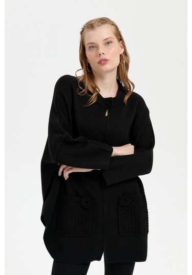 Kadın Dik Yaka Cebi Gül İşlemeli Fermuarlı Kısa Panço Siyah Siyah