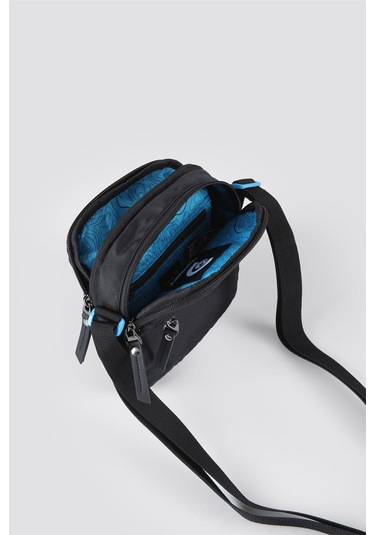 D00713 Discovrey Askılı Çanta Siyah