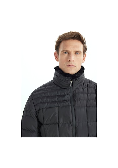 AC&Co / Altınyıldız Classics Erkek Syh Sıcak Tutan Elyaf Dolgulu Standart Fit Normal Kesim Dik Yaka Yan Cepli Şişme Mont Syh Siyah