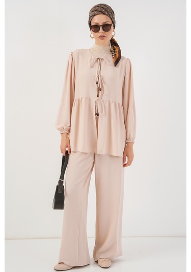 Kadın Önü Bağcıklı Tunik Pantolon İkili Takım 6744 - Krem Krem Kadın Önü Bağcıklı Tunik Pantolon İkili Takım 6744 - Krem Krem
