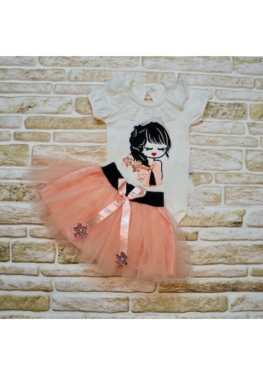 9-12-18 Ay Saçı Örgülü Kız Nakışlı Kurdelalı Kısa Kollu Tütü Etek 2li Kız Bebek Takımı