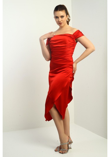 Kadın Madonna Yaka Drapeli Asimetrik Saten Kısa Elbise Kırmızı