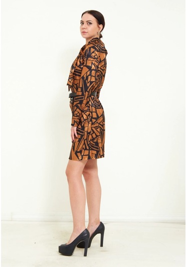 Modatalika Kadın Dijital Desen Baskı Detaylı Kemerli Şal Yaka Şık Mini Elbise Kahverengi