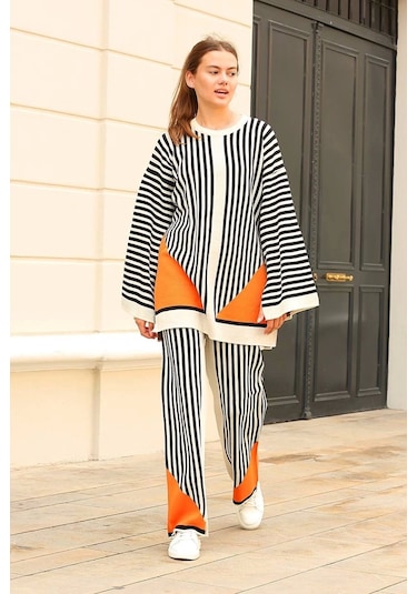 Çizgili Bisiklet Yaka Triko Takım Beyaz Beyaz