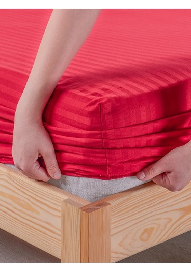 Kırmızı Pamuklu Çizgili Saten Lastikli Çarşaf Takımı Tek Kişilik + 1 Yastık Kılıfı Kırmızı