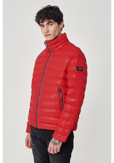 Regular Fit Normal Kesim Dik Yaka Kırmızı Şişme Mont Kırmızı