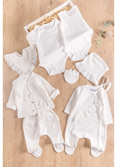 Fistolu Kendinden Desenli 8'li Kız Bebek Hastane Çıkışı Bebek Takımı