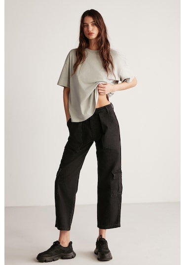 Jemmy Kadın %100 Organik Pamuk Relaxed Fit Yırtmaçlı Yuvarlak Yakalı Açık Gri T-shirt