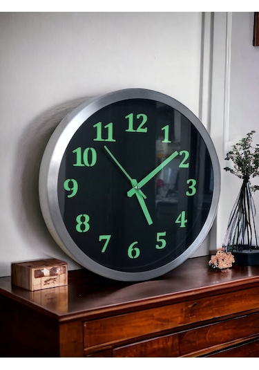 Fosforlu Gece Karanlıkta Parlayan Metal Duvar Saati Çap 30 Cm Siyah