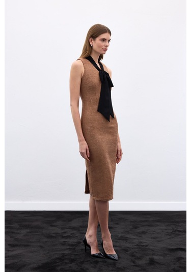 Fularlı Kolsuz Tüvit Elbise - Karamel-136639 Karamel