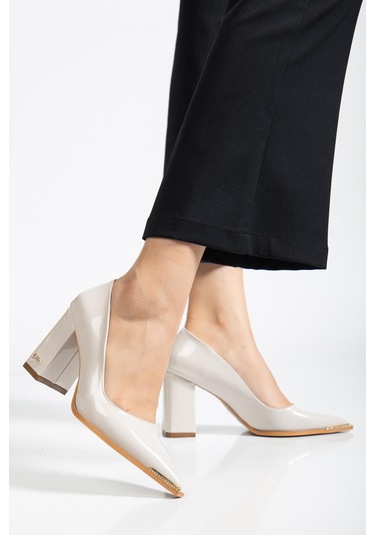 Suins Premium Verty Model Kadın Kalın Topuklu Burnu Taşlı Rugan Stiletto Ayakkabı Ten