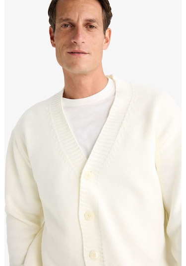 DeFacto Relax Fit V Yaka Düğmeli Triko Hırka E5343AX24WNER100