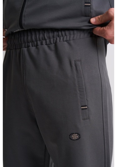 Shooter Sportswear Klasik Antrasit Erkek Eşofman Takımı Çıkartılabilir Kapüşonlu Rahat Kalıp Füme Shooter Sportswear Klasik Antrasit Erkek Eşofman Takımı Çıkartılabilir Kapüşonlu Rahat Kalıp Füme