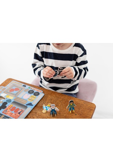 Playpress - Story Playset - Farmyard