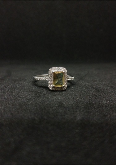 Baget Kesim Zultanit Taşlı Gümüş Yüzük - 925 Ayar Renk Değiştiren Şık Tasarım Gümüş