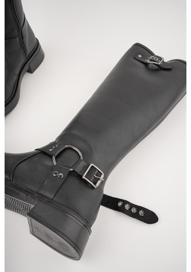 Muggo Gisele Fermuarlı Kemer Detaylı Kadın Kışlık Çizme 001