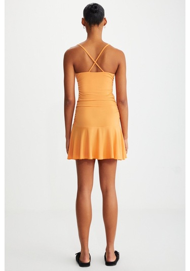 Koralıa Kadın Sandy Dökümlü Kumaşlı Degaye Yaka Eteği Uçuş Uçuş Askılı Turuncu Elbise