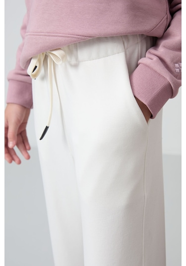 Tommy Life Ekru Pamuklu İçi Tüylü Yumuşak Dokulu Standart Fit Nakışlı Kız Çocuk Eşofman Alt - 75158 Ekru