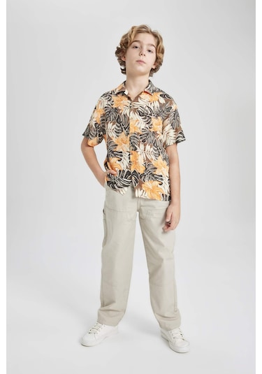 DeFacto Erkek Çocuk Oversize Geniş Kalıp Desenli Viskon Kısa Kollu Gömlek B7132A824SMBN164