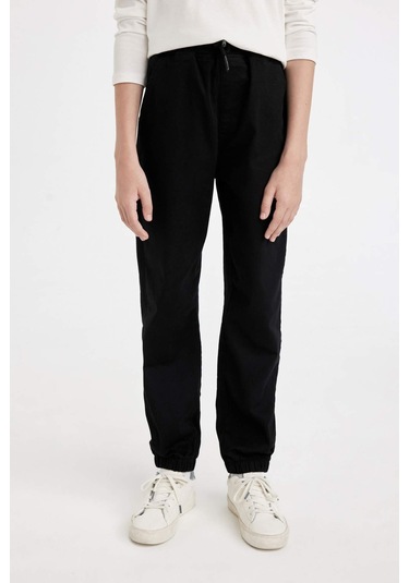 DeFacto Erkek Çocuk Beli Bağcıklı Lastikli Paça Cepli Basic Düz Siyah Jogger Gabardin Pantolon A9395A824WNBK81