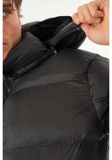 Erkek Kapüşonlu Fermuarlı Cepli Kışlık Şişme Kısa Mont Siyah