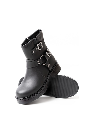 02-2013 Siyah Toka Aksesuarlı Fermuarlı Günlük Kadın Bot Beyaz