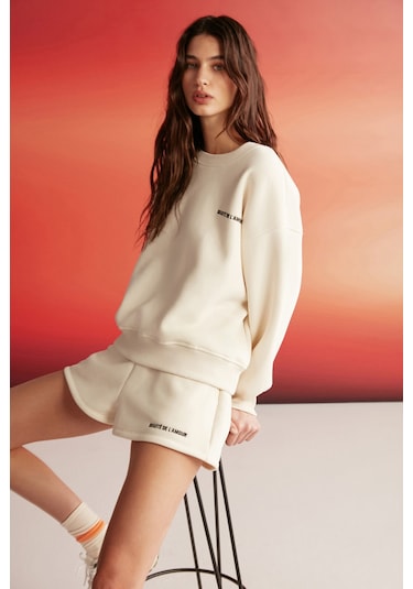 Jennıfer Kadın Organik Pamuklu Nakışlı Yuvarlak Yakalı Oversize Vanilya Sweatshirt
