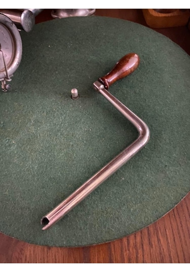 Parlaphone Antika Dolap Gramafon 050 Kurma Kolu Kırık