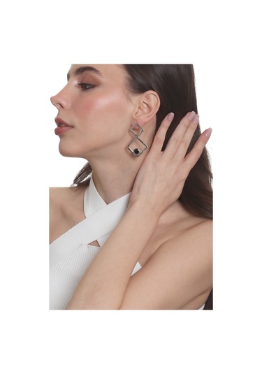 Labalaba Kadın Lak Gümüş Renk Doğaltaşlı Çivili Model Geometrik Formlu El Yapımı Küpe Gümüş - Siyah