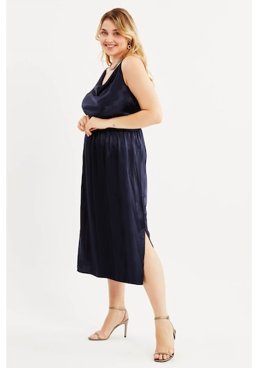 Saten Degaje Yaka Yırtmaçlı Elbise-1586 Lacivert