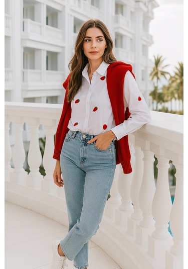 Kadın Çilek Desenli Beyaz Pamuk Gömlek Ekru