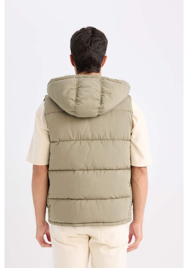DeFacto Regular Fit Kapüşonlu Fermuarlı Cepli Şişme Yelek D6285AX25SPKH465