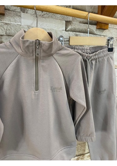 Lacıel Parıs Dik Yaka Kabartma Logolu Çocuk Eşofman Takım Kahverengi