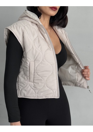 Kadın Cepli Kapitone Kapüşonlu Crop Yelek Krem