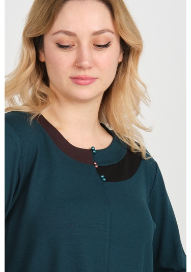 Detay Triko Kadın Boncuk Süslemeli Bisiklet Yaka Yanları Yırtmaçlı Anne Bluz 5723 Zümrüt Zümrüt