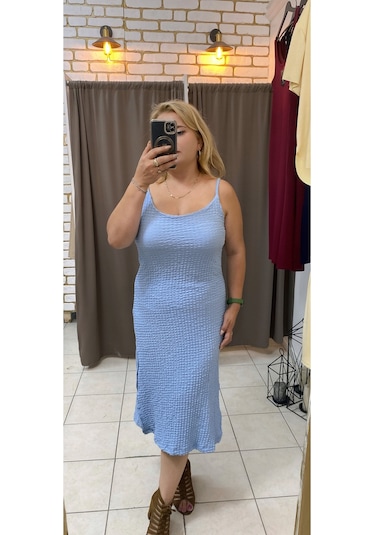 Tuba Toptaş Yırtmaçlı Gofre Elbise Mavi