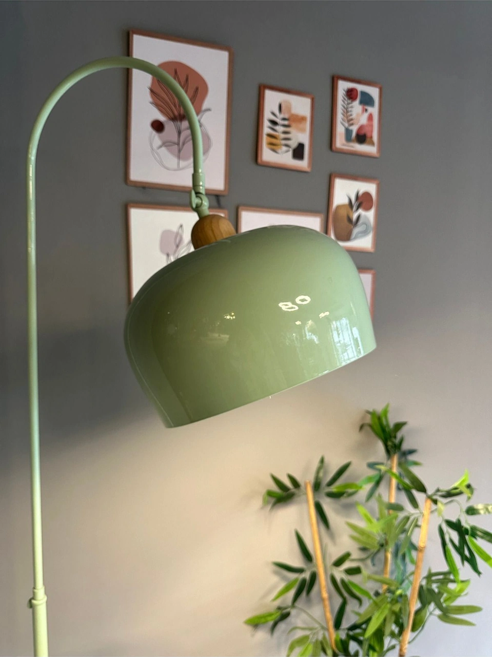 Mint Lambader Hareketli Başlık Sehpalı Modern Dekoratif Metal Oturma Odası Çalışma Odası Zemin Su Yeşili