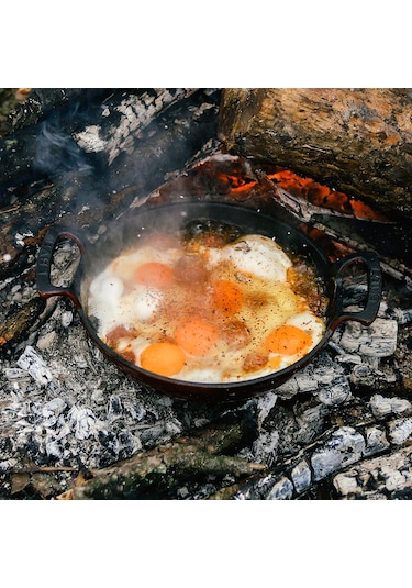 Lava Yuvarlak Kulplu Tava ve Ahşap Altlıklı. Çap(Ø) 20cm. -