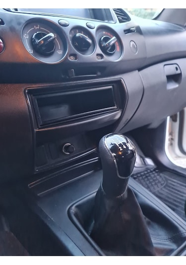 Mitsubishi L200 Siyah Deri Vites Topuzu 5 Ileri 2007-2015 Arası (543461000)