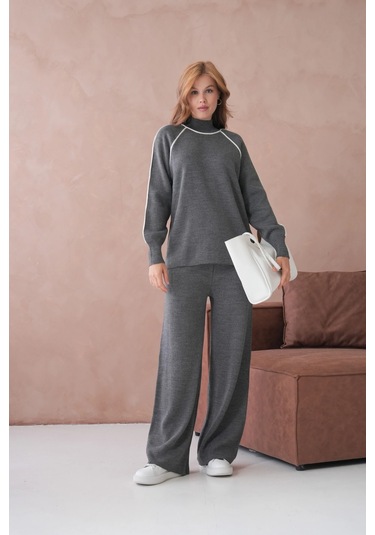 Kadın Dik Yaka Yarım Pat Fermuar Yırtmaçlı Kazak Pantolon İkili Triko Takım Gri