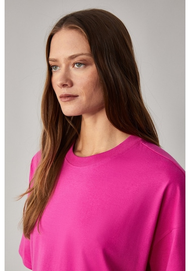 Jemmy Kadın %100 Organik Pamuk Relaxed Fit Yırtmaçlı Yuvarlak Yakalı Pembe T-Shirt
