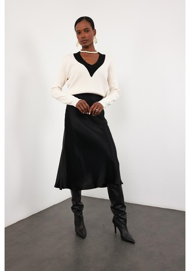 Siyah Saten Volanlı Etek 17000 Siyah