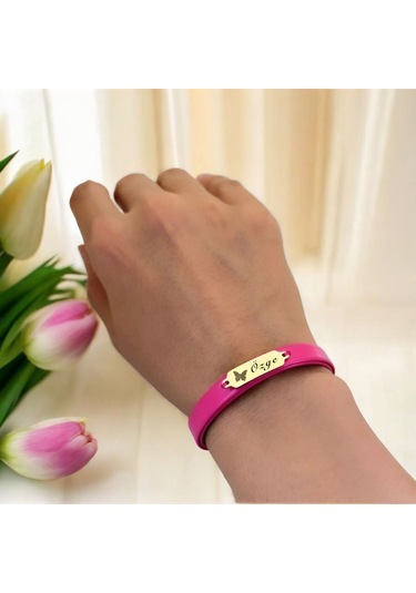 Archin Özge İsmine Özel Doğal Pembe Derili Kelebek Figürlü 14 Ayar Altın Plakalı Hediye Bileklik-651isim Özge