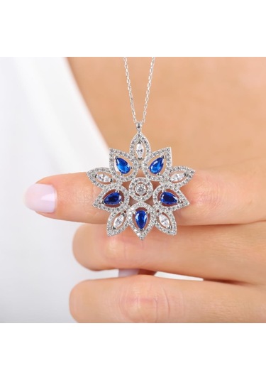 Mia vento Pırlanta Montür Sentetik Safir Kraliçe Yıldızı Gümüş Kolye