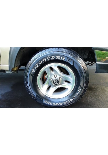 Altın Oran Oto Lastik Parlatıcı ve Siyahlaştırıcı Sprey 5000 Ml