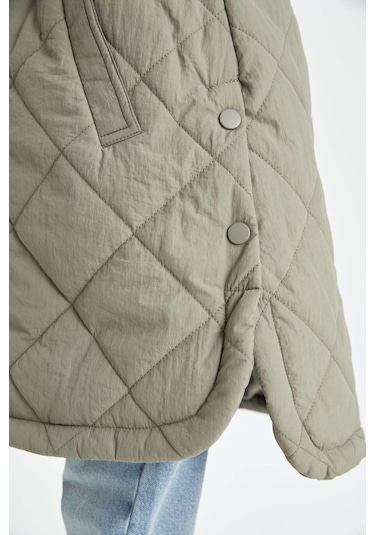 DeFacto Kız Çocuk Su İtici Kapüşonlu Fermuarlı Çıtçıtlı Cepli Uzun Mont Parka C8974A824AUKH461 Haki