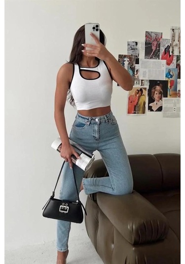 Bigümex Dekolteli Biyeli Kaşkorse Kadın Crop Bluz Beyaz